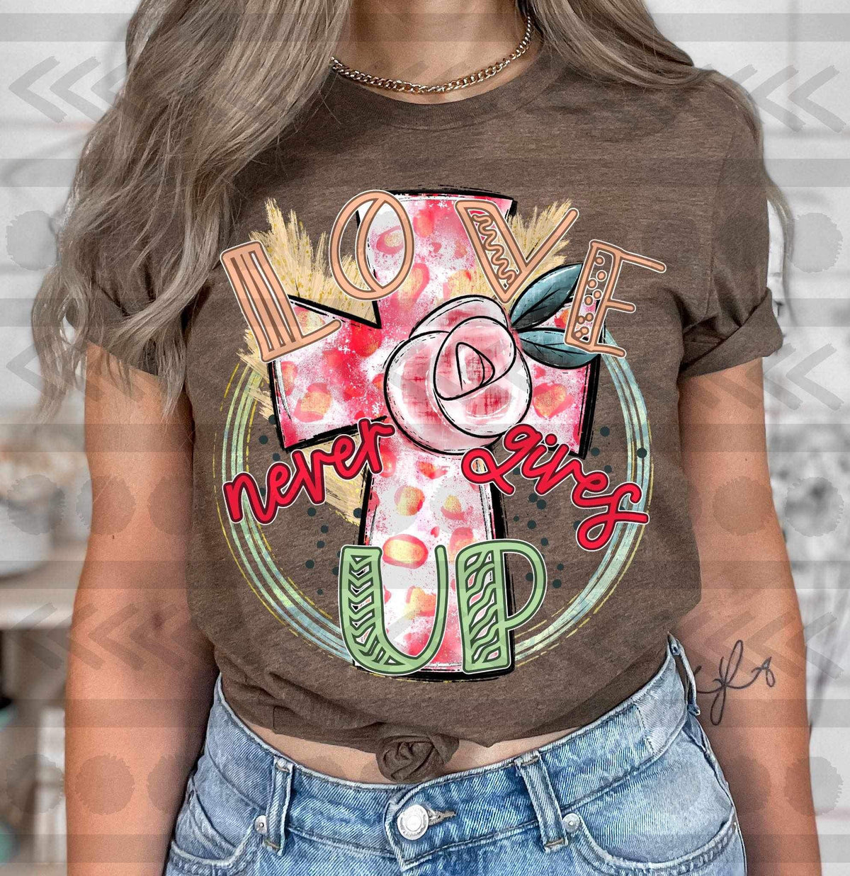 Love never gives up (pink cross) 16713 DTF Transfer