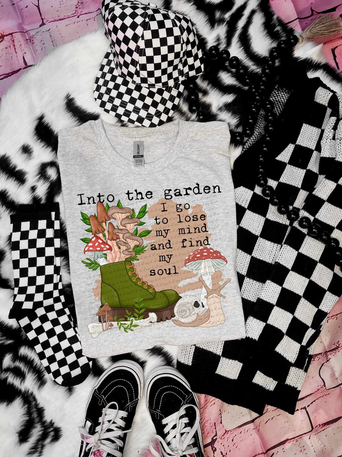 Into the garden I go to lose my mind and find my soul (CSTAGE) 37308 DTF transfer