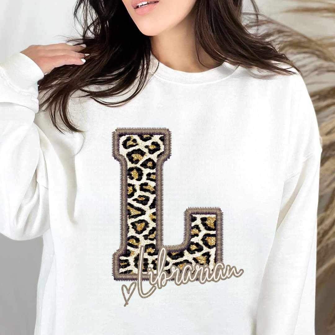L librarian leopard embroidery (ECHT) 19040 DTF TRANSFER