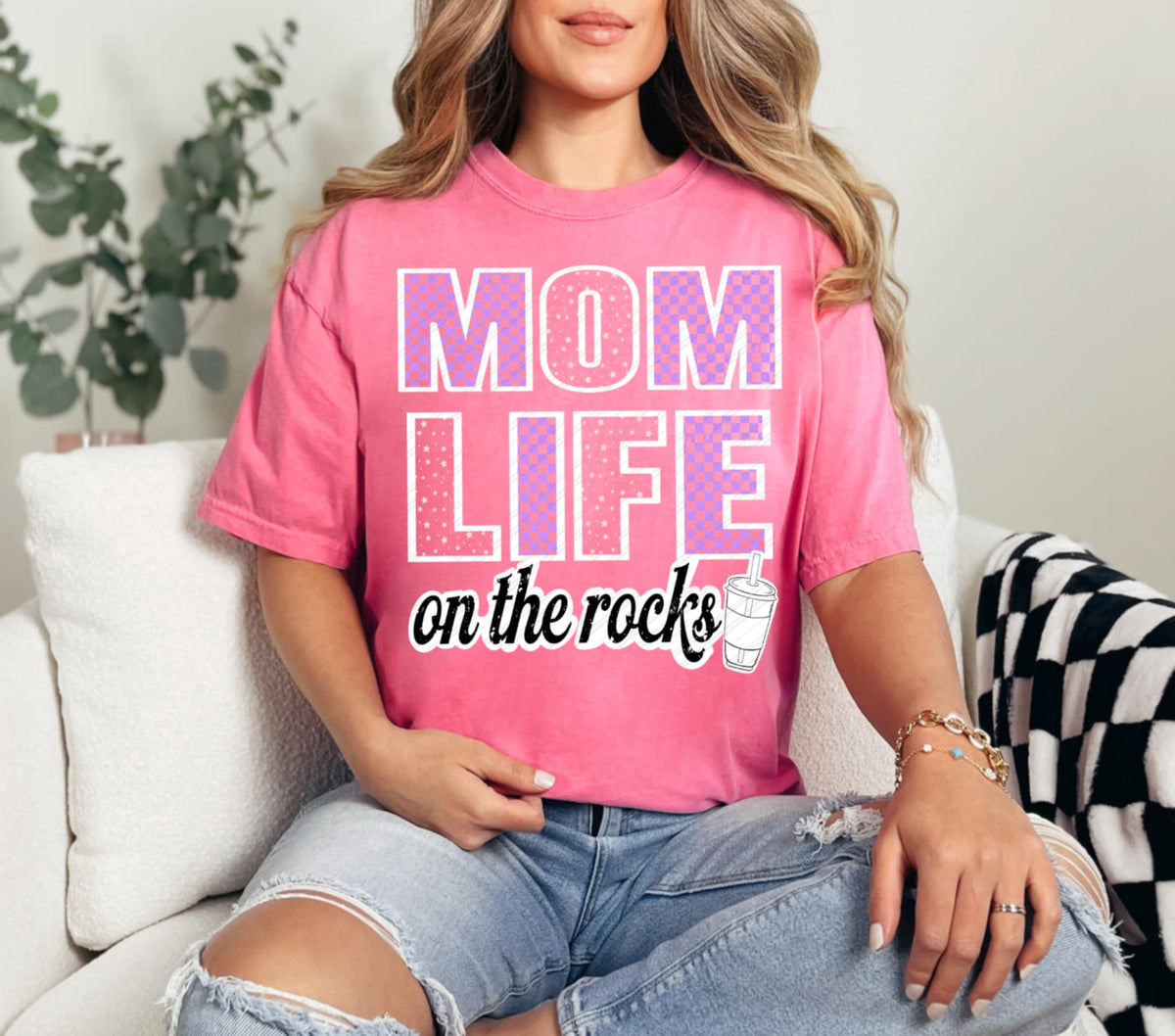 Mom Life on the rocks white outline (Linda) transfer