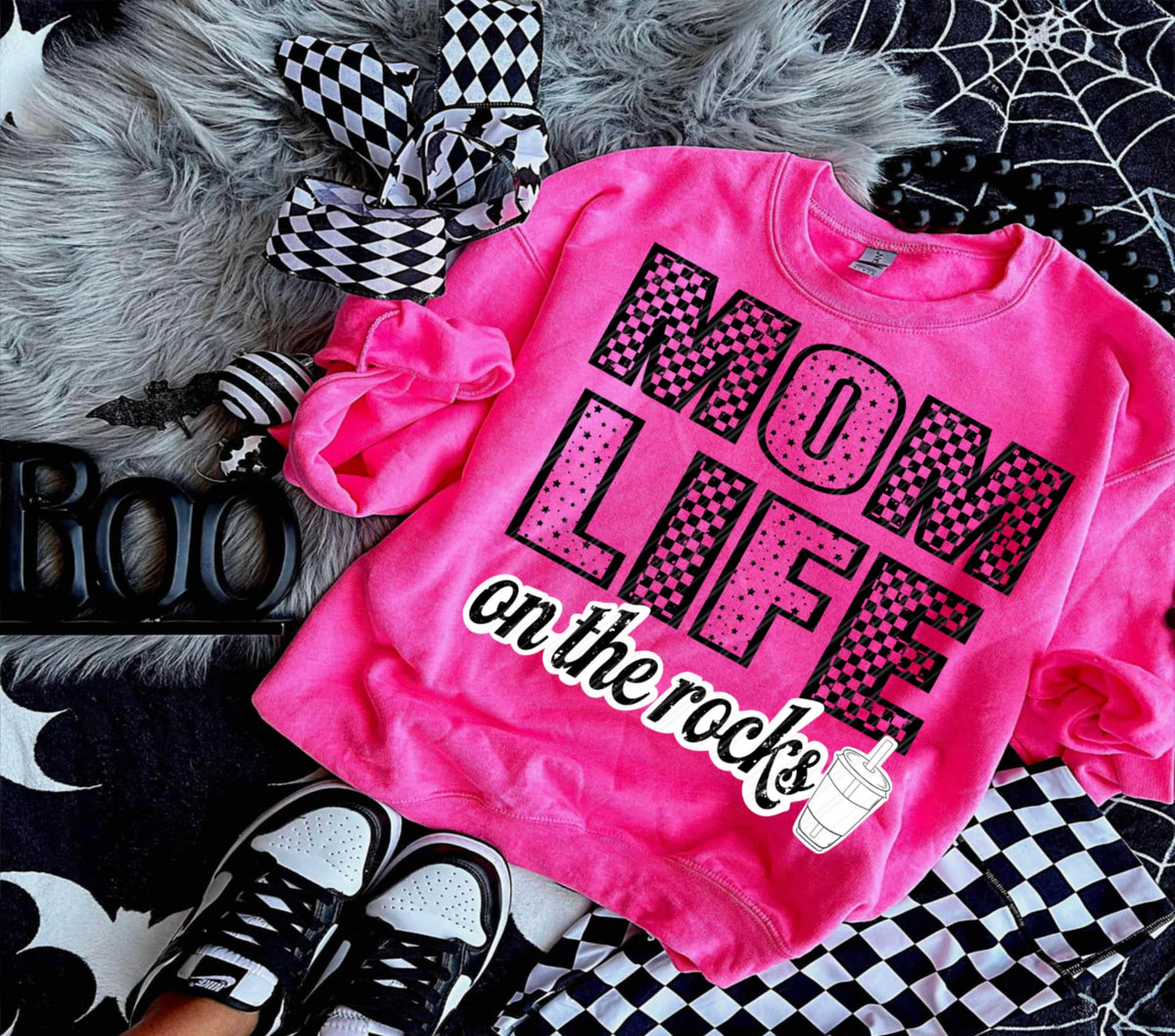 Mom Life on the rocks black checker (Linda) transfer