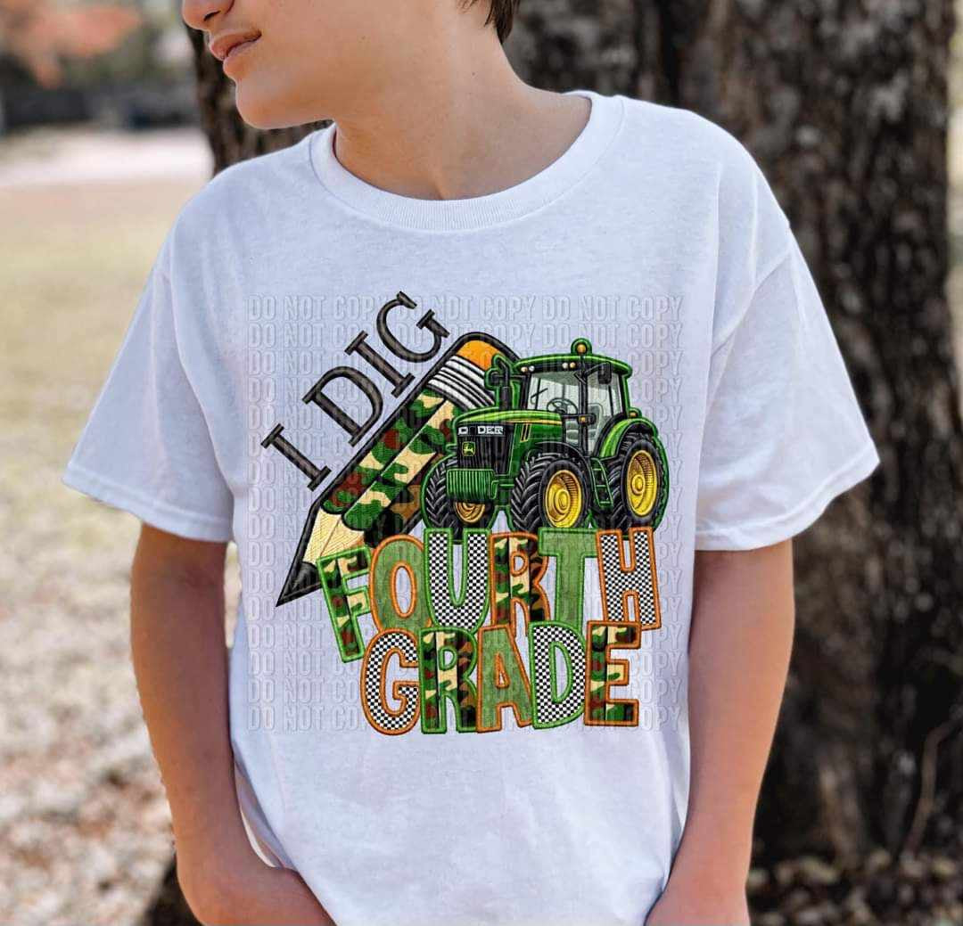 I dig fourth grade camo pencil and tractor (CRAFTI) 41267 DTF TRANSFER