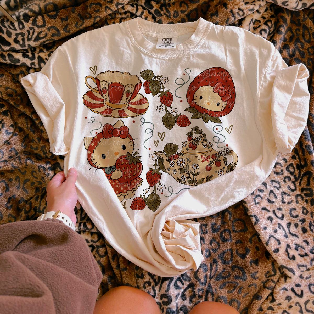 Strawberry kitty with vintage China (MMD) DTF Transfer