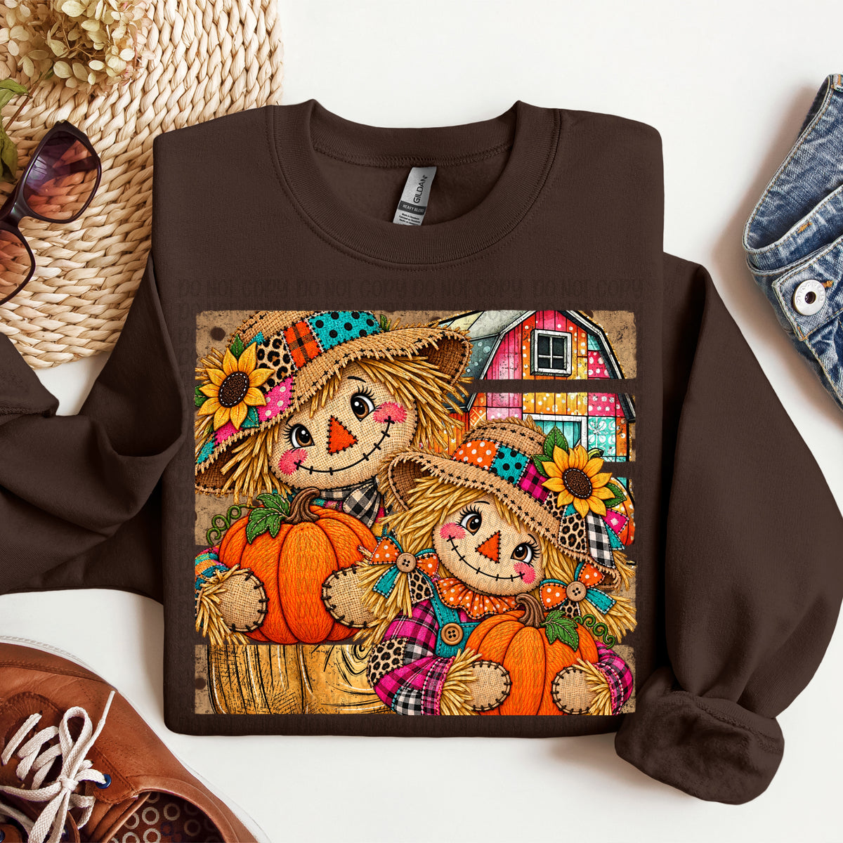 Scarecrows holding pumpkins (VP) DTF transfer