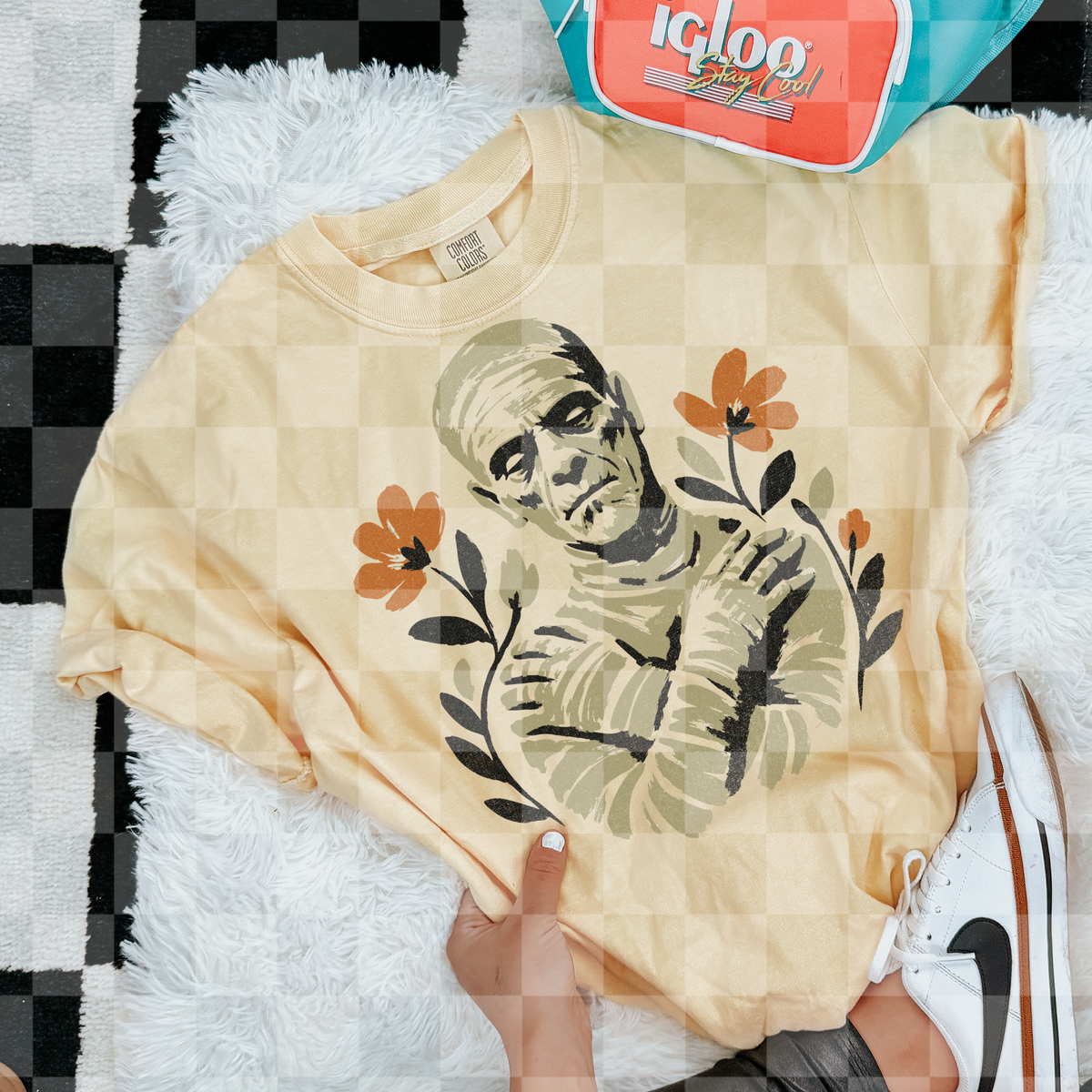 Mummy with florals (Lyttle) DTF Transfer