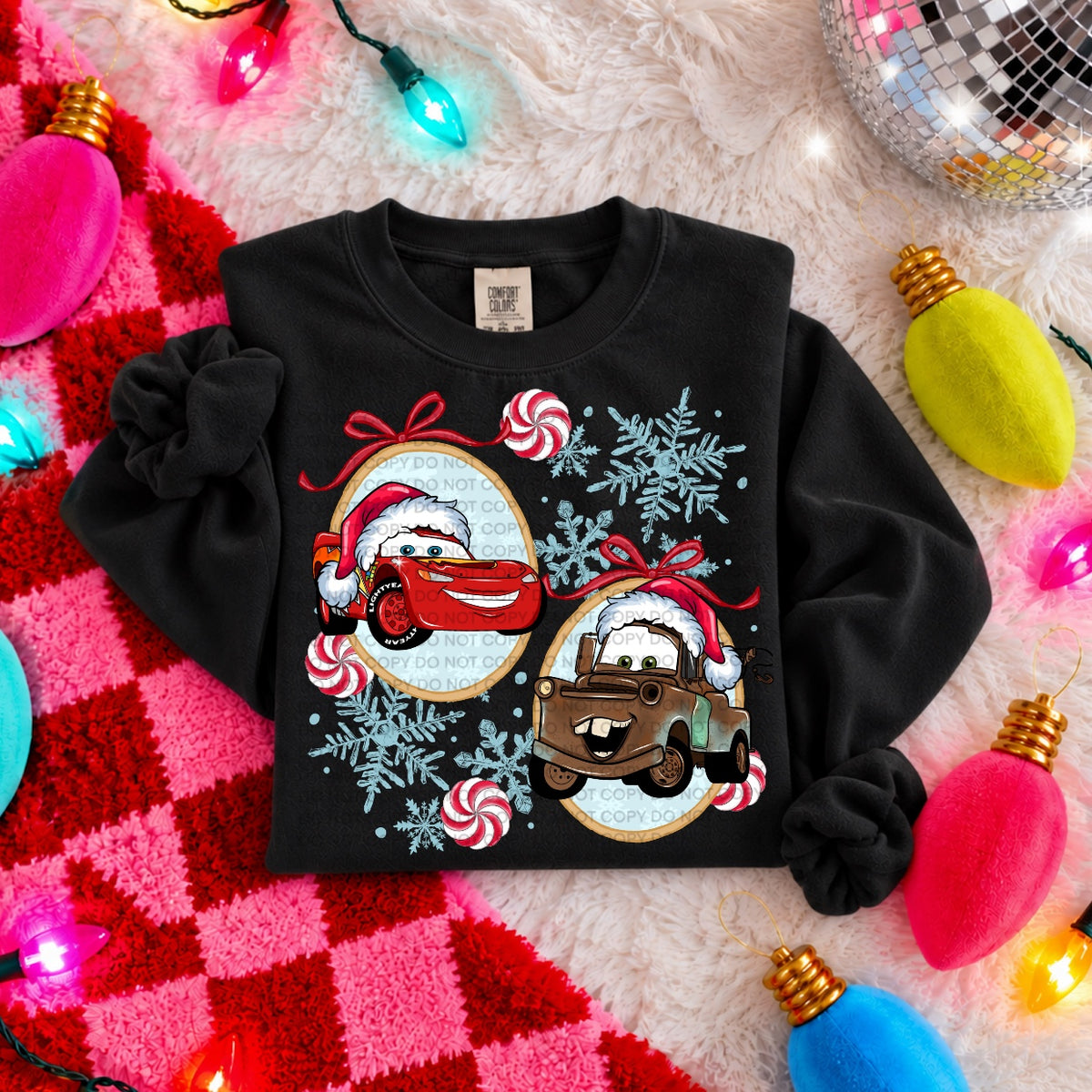 Car and tow truck in oval frames with red bows and snowflakes (SCG) DTF Transfer