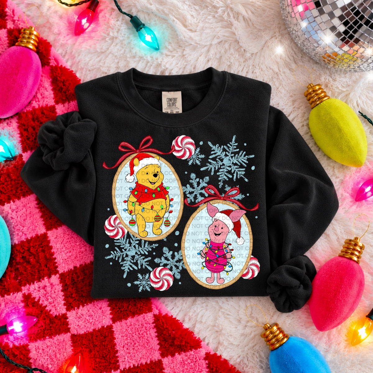 Yellow bear and pig in oval frames with red bows and snowflakes (SCG) DTF Transfer