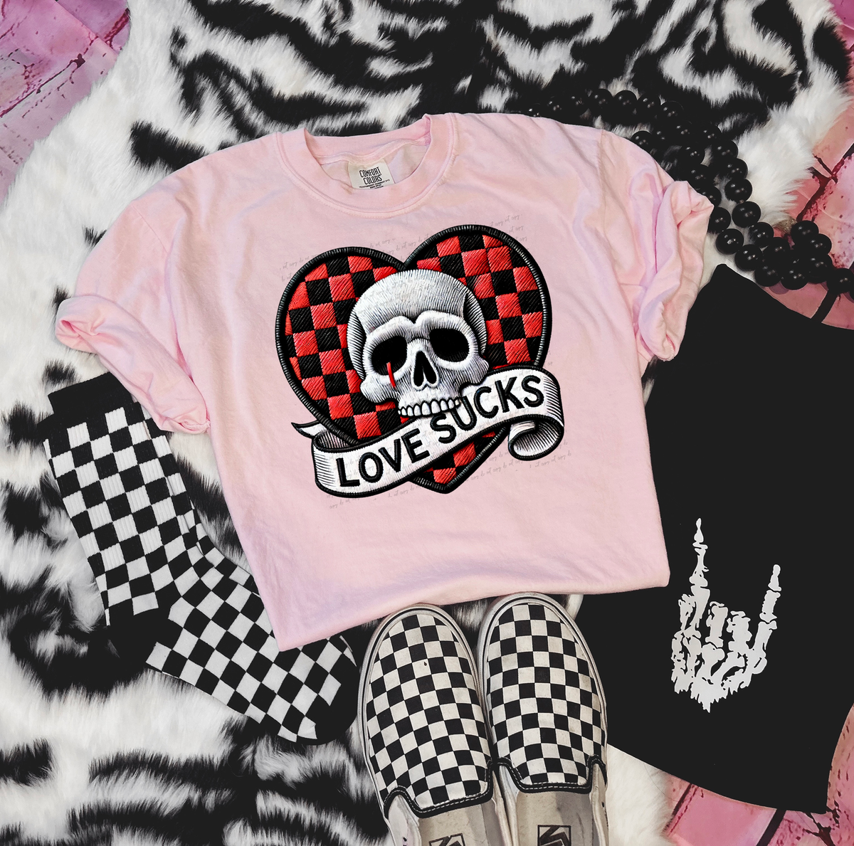 Love Sucks Skull Red Checkered Heart 81828 DTF Transfer