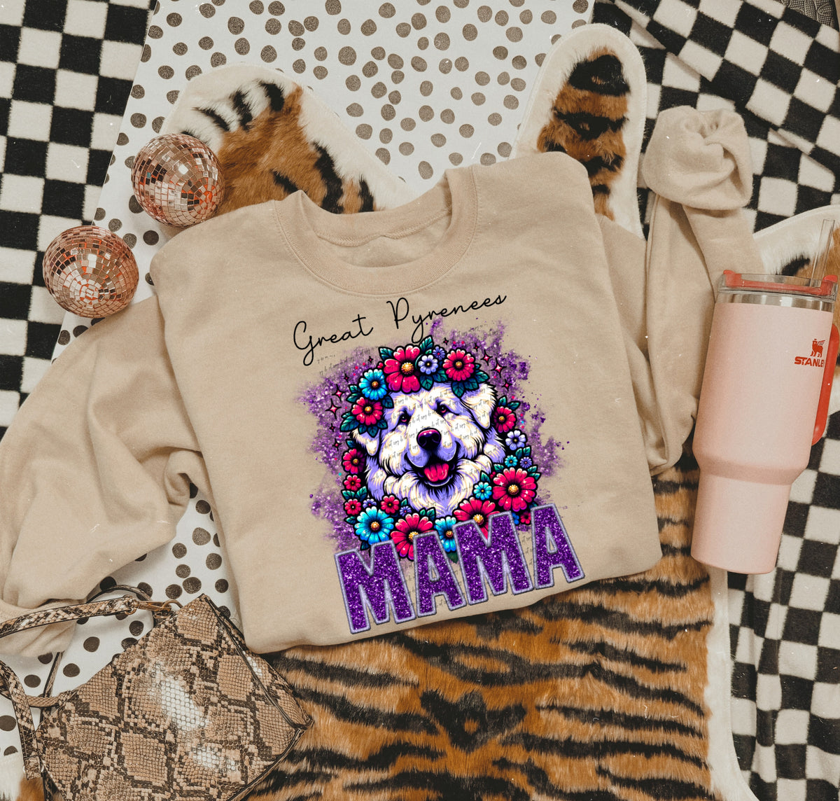 Great pyrenese mama white 22128 DTF transfer