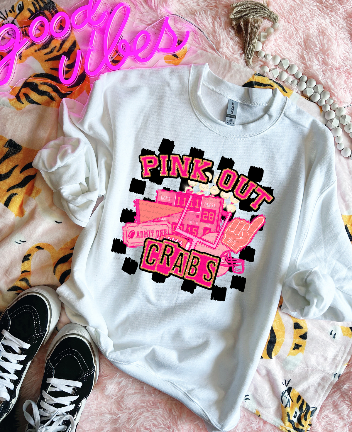 Pink Out Crabs Checkered Background 61335 DTF transfer