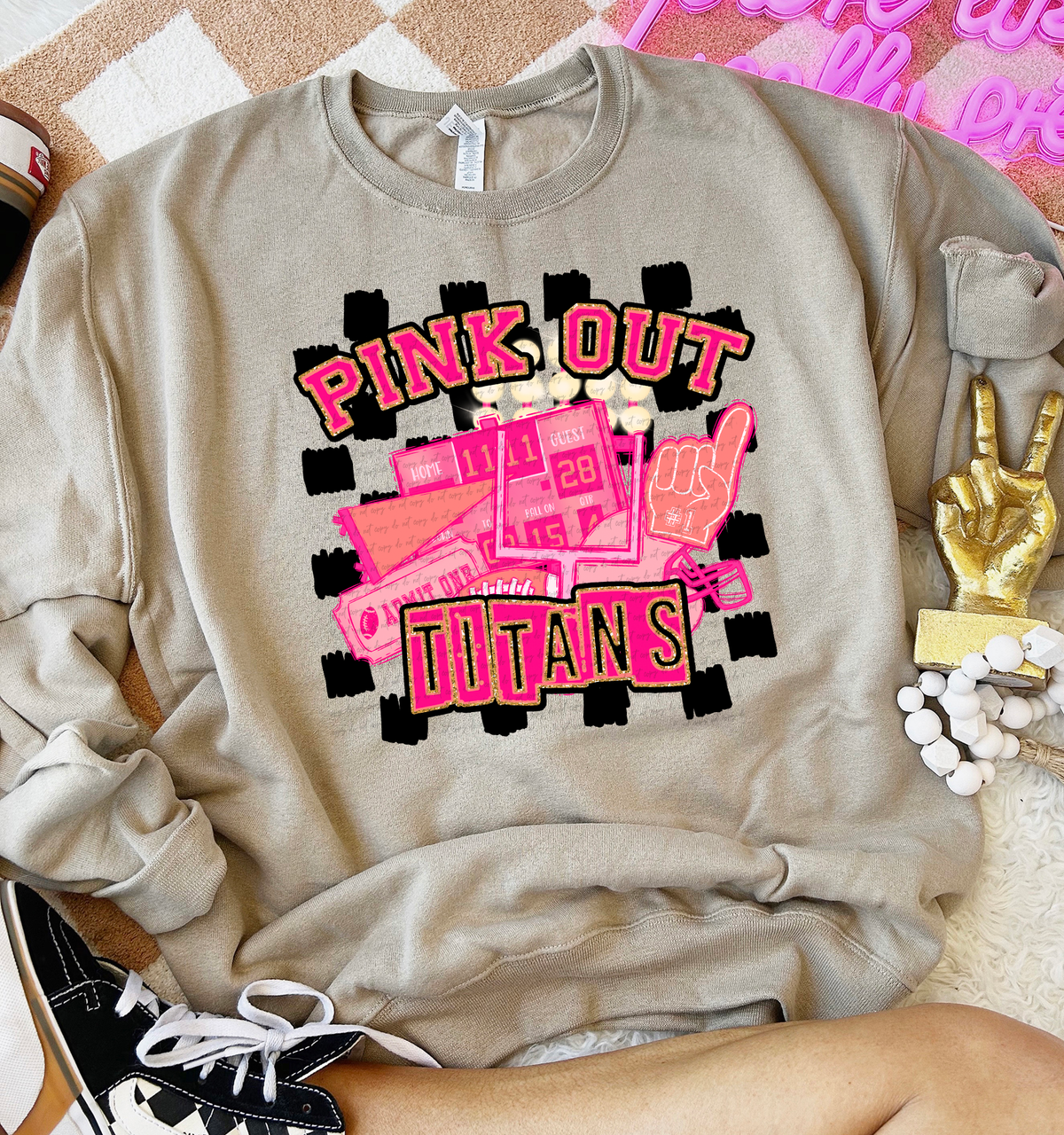 Pink Out Titans Checkered Background 61715 DTF transfer