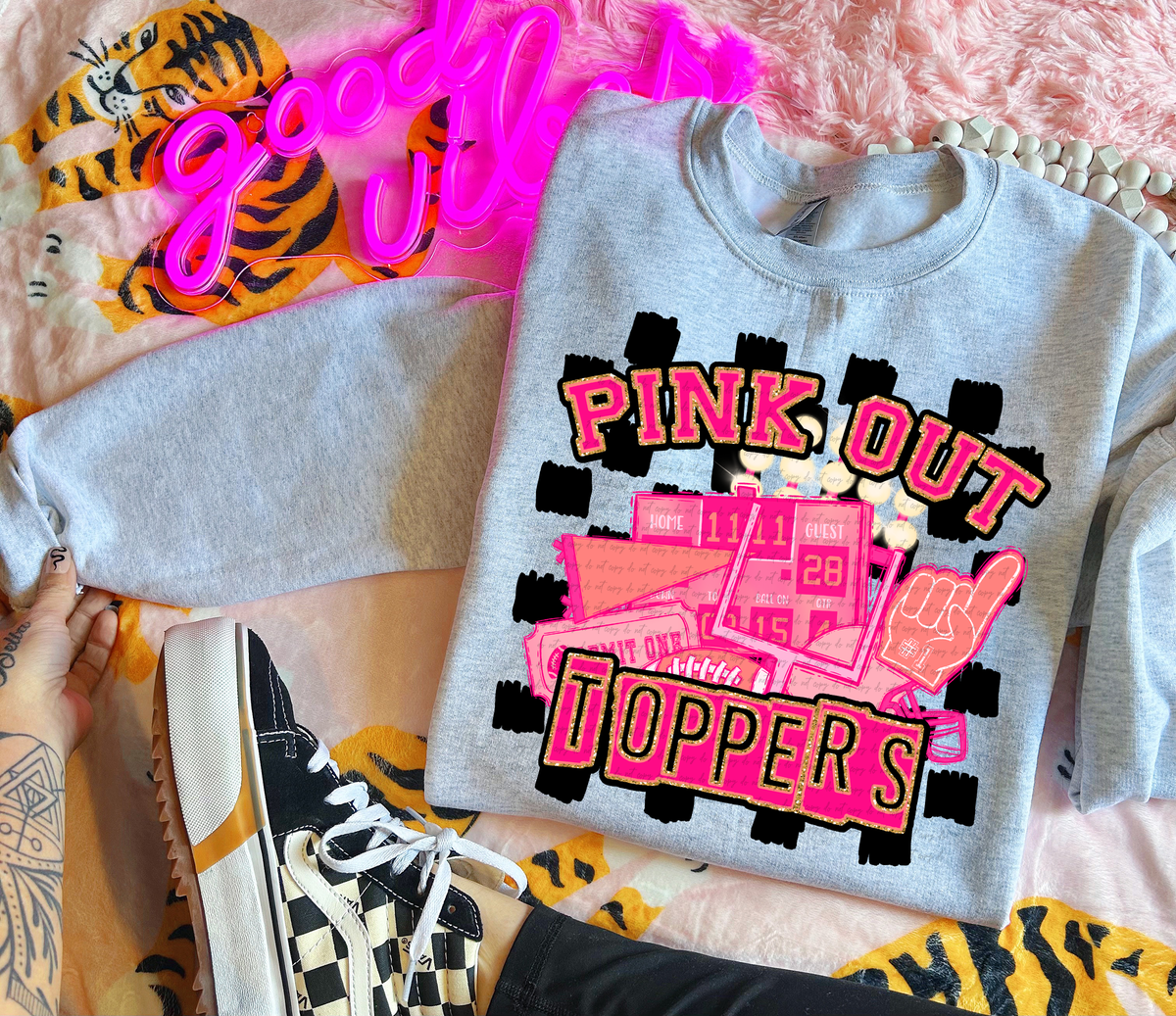 Pink Out Toppers Checkered Background 61719 DTF transfer