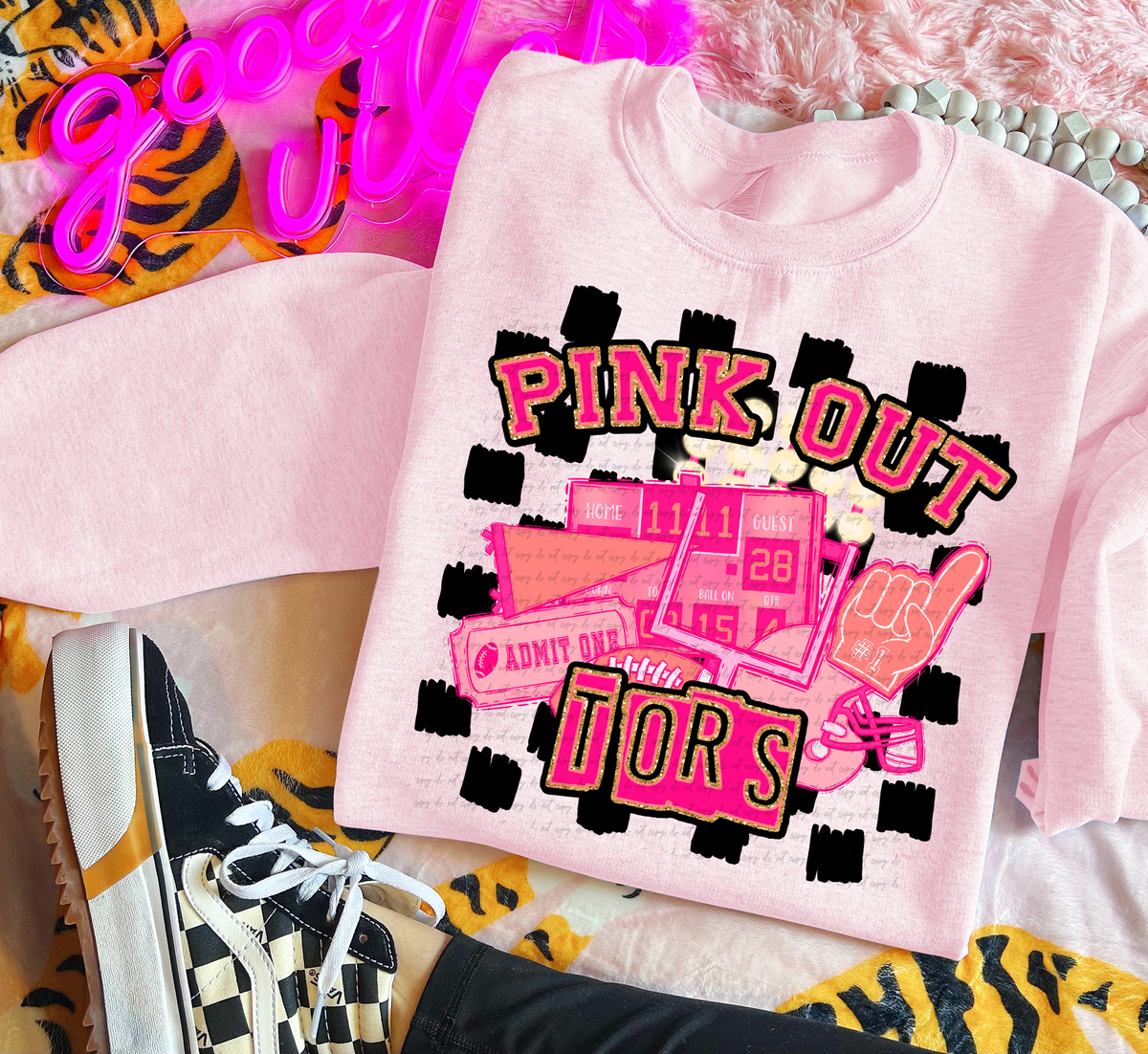 Pink Out Tors Checkered Background 61723 DTF transfer