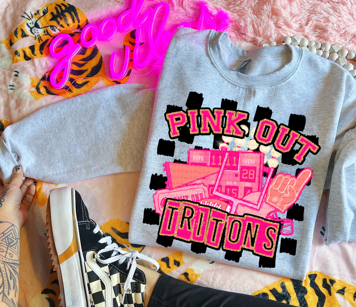 Pink Out Tritons Checkered Background 61732 DTF transfer