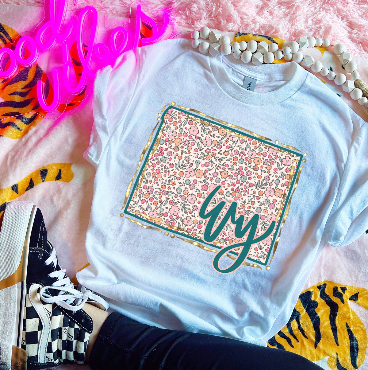 WY Wyoming Floral State Gold Outline 110093 DTF transfer