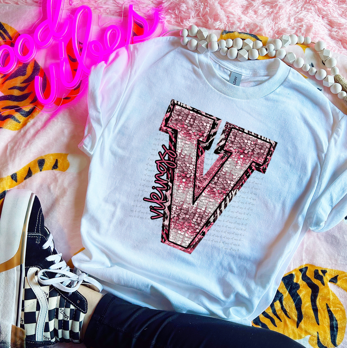 Wildpink Vikings V Sequins 74918 DTF Transfer