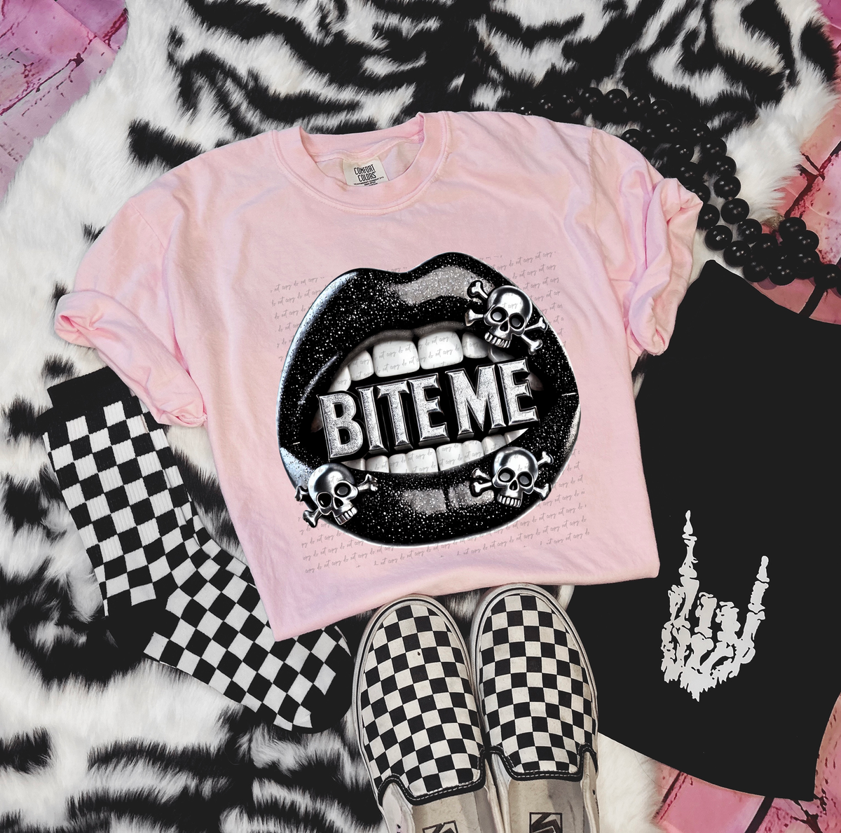 Bite Me Black Lips Potion Skull 81973 DTF Transfer