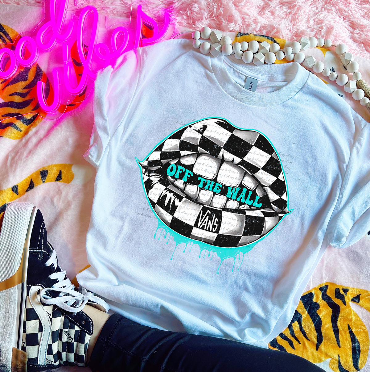 Off The Wall Checkered Lips 59519 DTF transfer