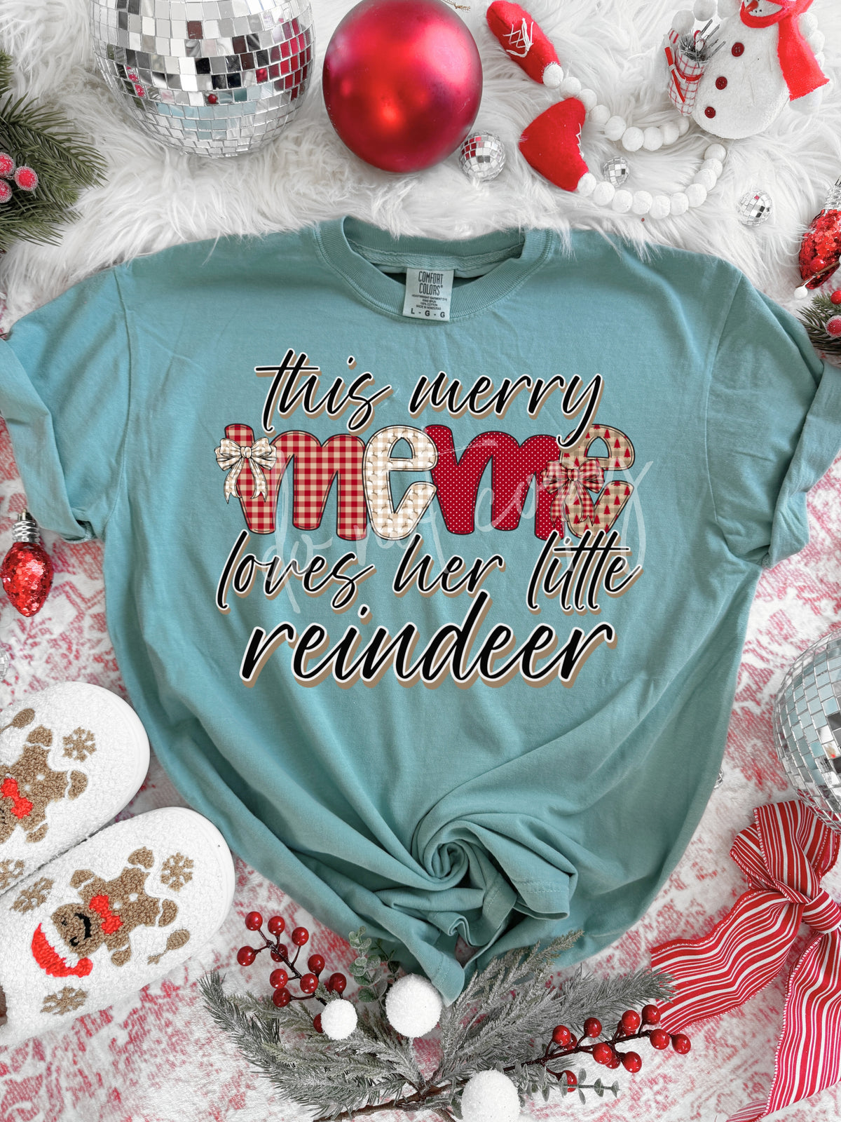 This merry meme loves her little reindeer DDD DTF Transfer