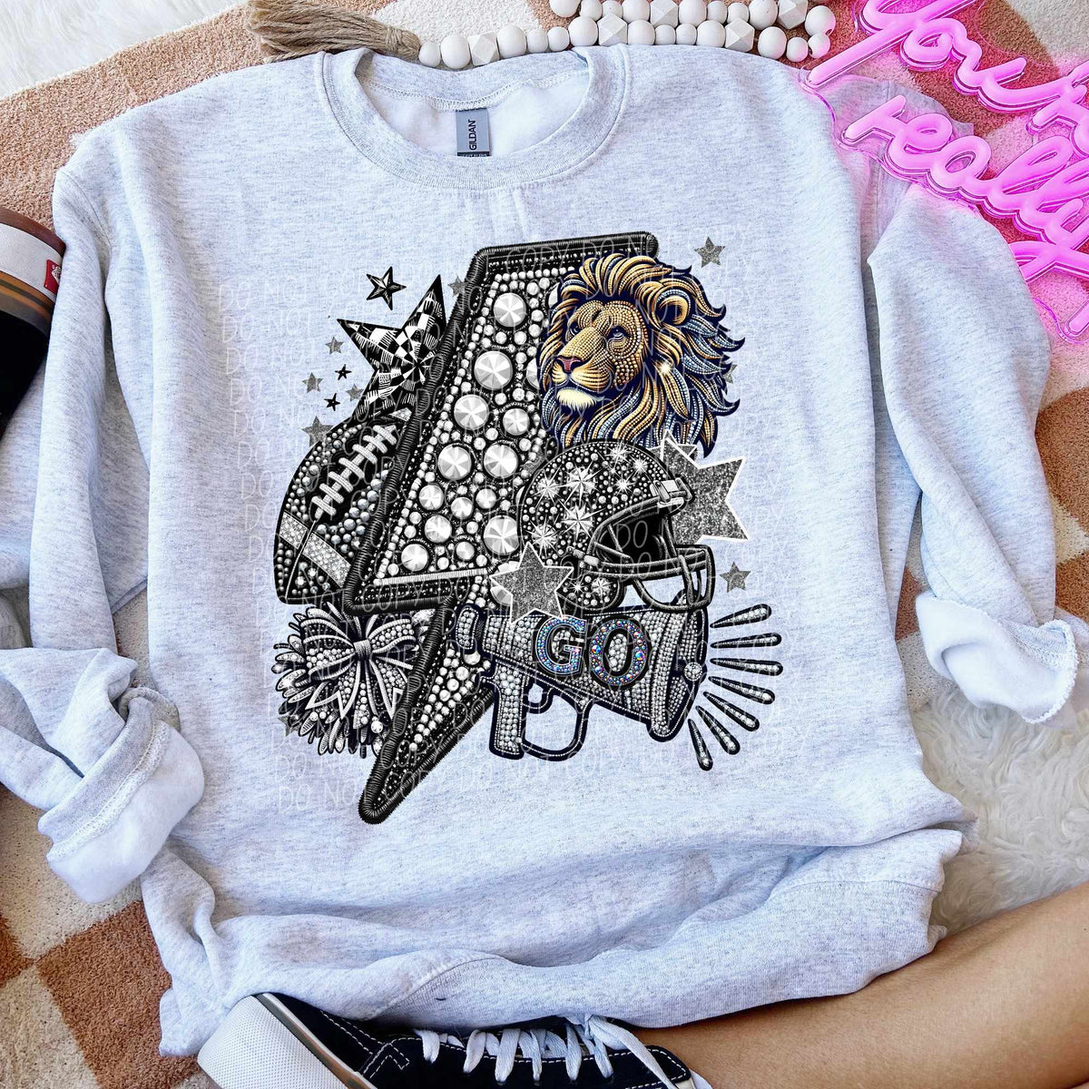 Rhinestone lightning bolt lions 44479 DTF transfer