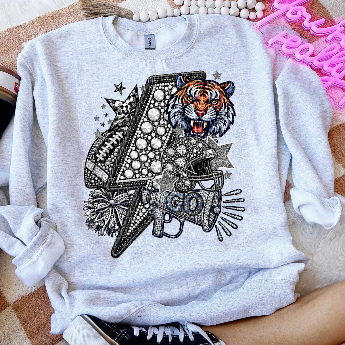 Rhinestone lightning bolt tigers 44476 DTF transfer