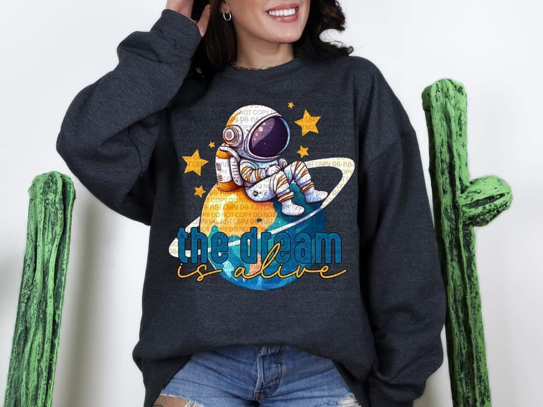 The dream is alive (astronaut on planet with stars) DTF TRANSFER