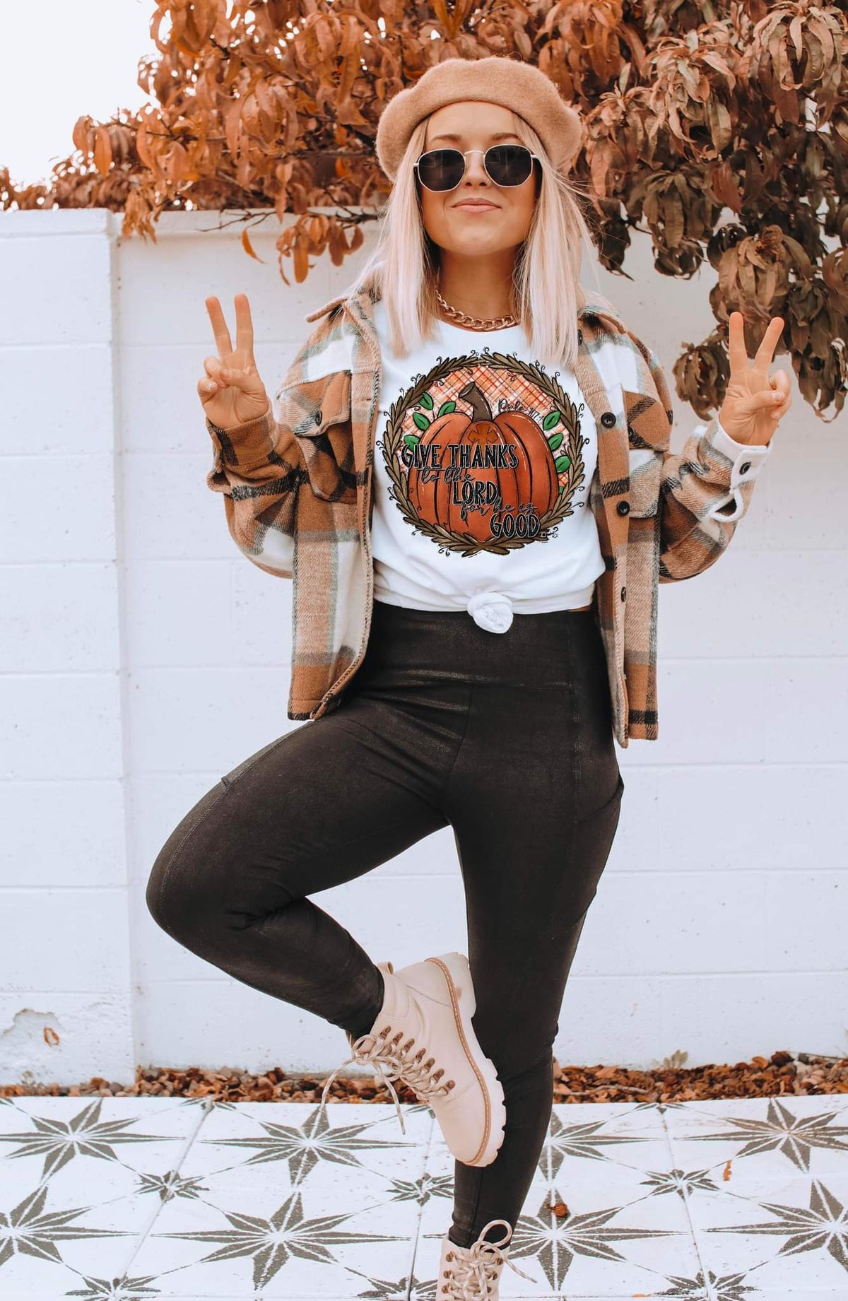 Give thanks to the Lord for he is good circle with pumpkin 112361 DTF TRANSFER